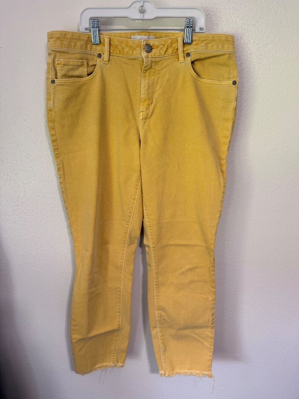 Loft Jeans Yellow skinny Cropped Raw Hem Womans 30/10